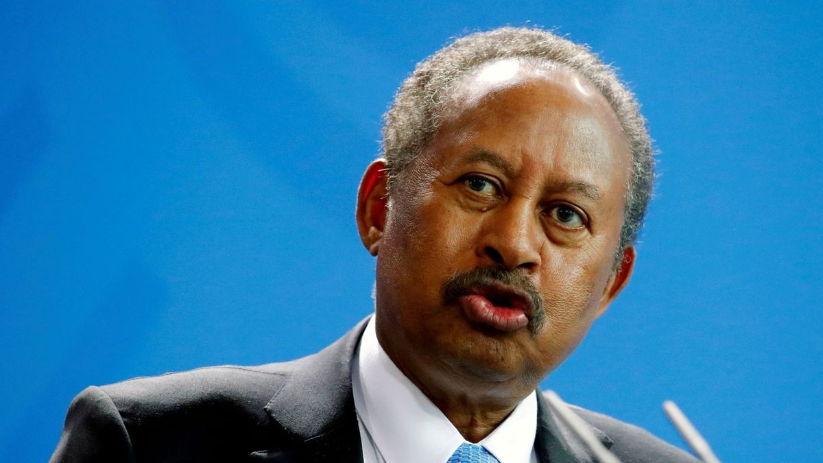 Súdánskou přechodnou vládu povede nedávno svržený premiér Hamduk